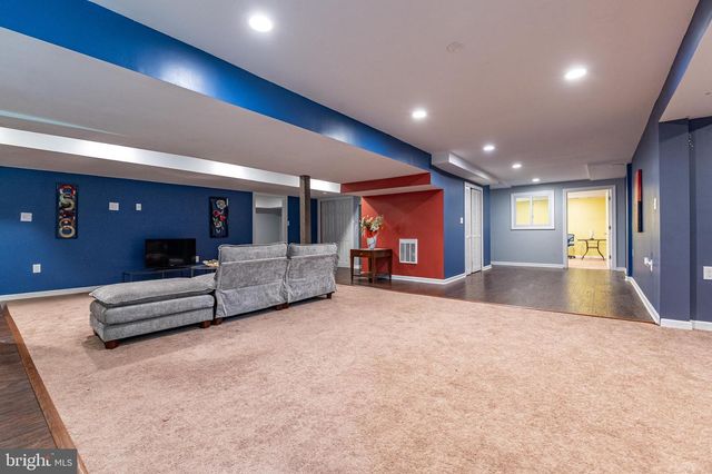 255 RISING MEADOW WAY, East Stroudsburg, PA 18302