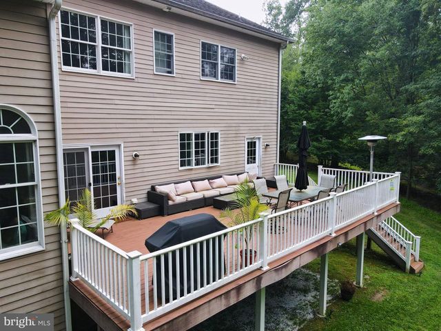 255 RISING MEADOW WAY, East Stroudsburg, PA 18302