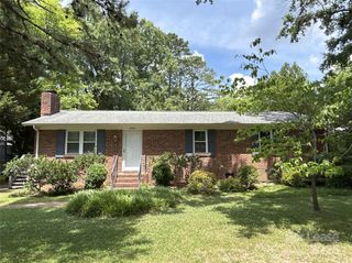 240 S Freemont Street, Matthews, NC 28105