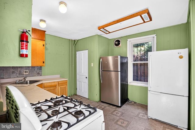 1221 N 2ND ST, Philadelphia, PA 19122