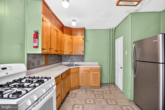 1221 N 2ND ST, Philadelphia, PA 19122