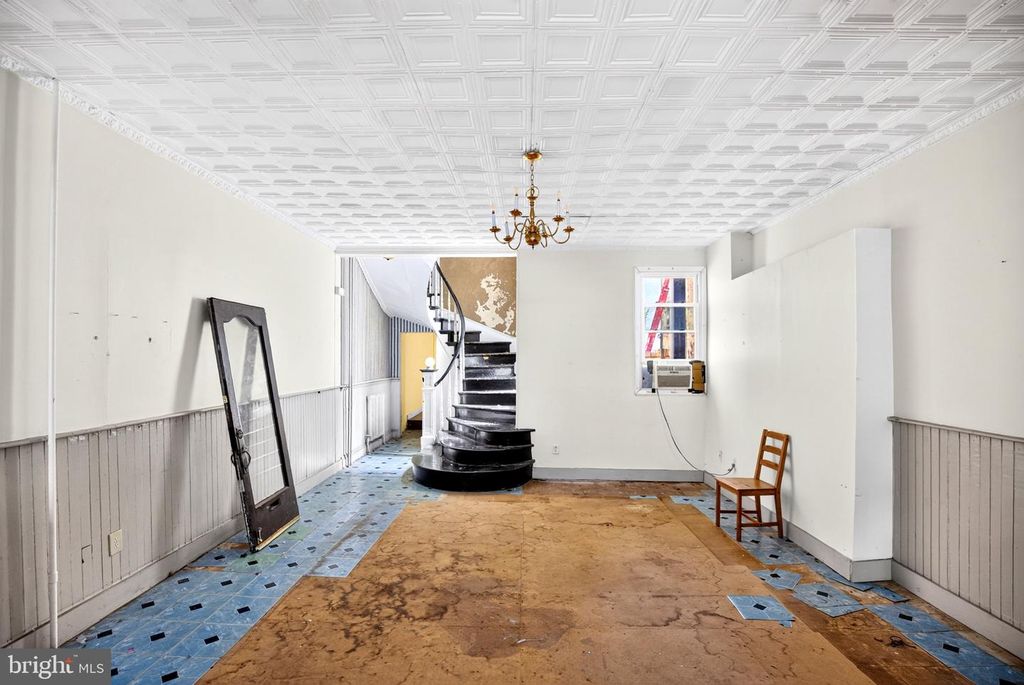 1221 N 2ND ST, Philadelphia, PA 19122