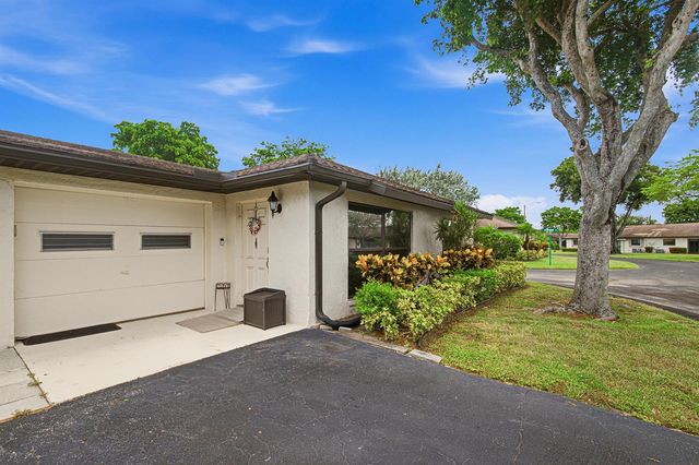 4843 Greentree Lane B, Boynton Beach, FL 33436