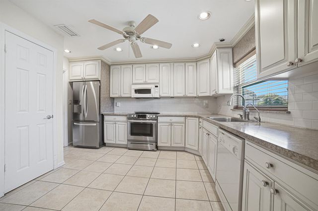 4843 Greentree Lane B, Boynton Beach, FL 33436