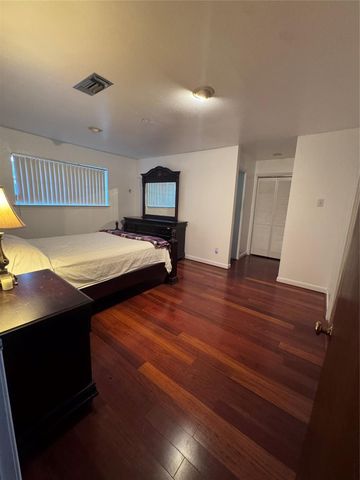 5623 Dumfries Drive, Houston, TX 77096