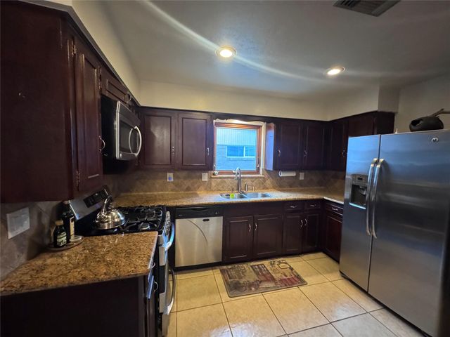 5623 Dumfries Drive, Houston, TX 77096