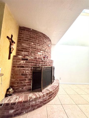 5623 Dumfries Drive, Houston, TX 77096