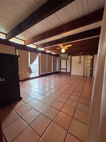 5623 Dumfries Drive, Houston, TX 77096