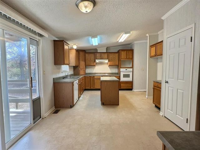 13044 Fox Pass Road, Edmond, OK 73034