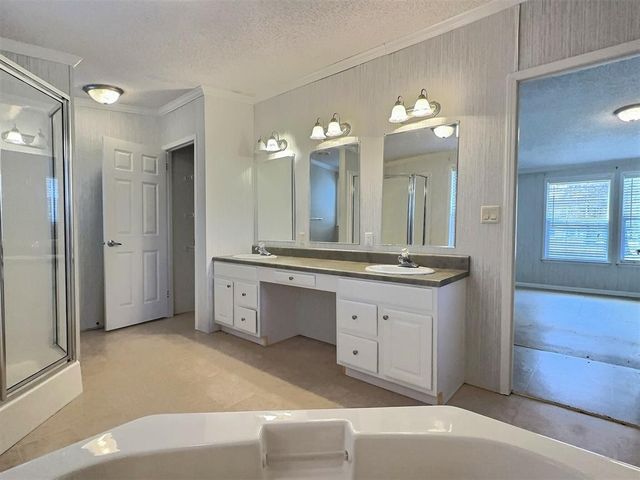 13044 Fox Pass Road, Edmond, OK 73034