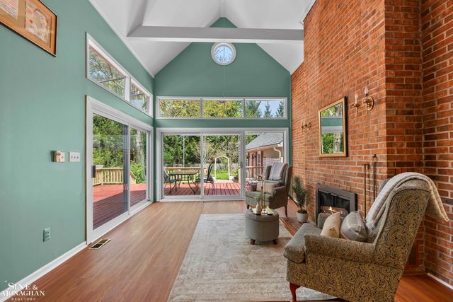190 Lakeview Avenue, Grosse Pointe Farms, MI 48236
