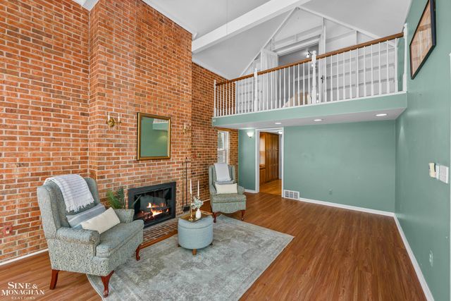 190 Lakeview Avenue, Grosse Pointe Farms, MI 48236