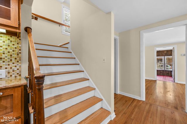 190 Lakeview Avenue, Grosse Pointe Farms, MI 48236