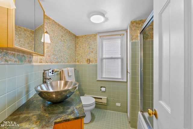 190 Lakeview Avenue, Grosse Pointe Farms, MI 48236