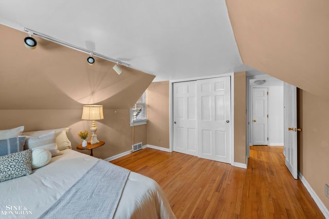 190 Lakeview Avenue, Grosse Pointe Farms, MI 48236