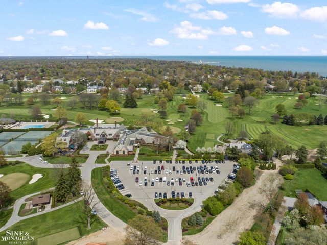 190 Lakeview Avenue, Grosse Pointe Farms, MI 48236