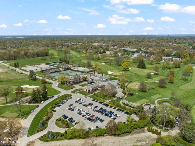 190 Lakeview Avenue, Grosse Pointe Farms, MI 48236