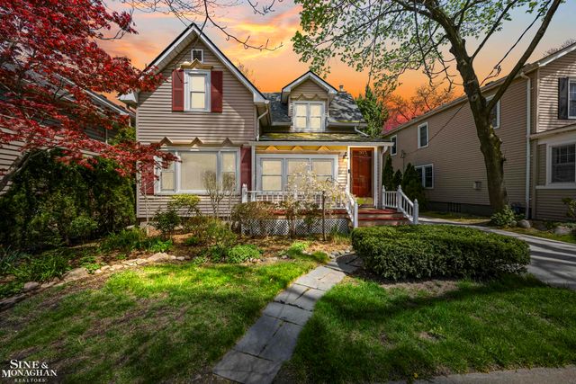 190 Lakeview Avenue, Grosse Pointe Farms, MI 48236