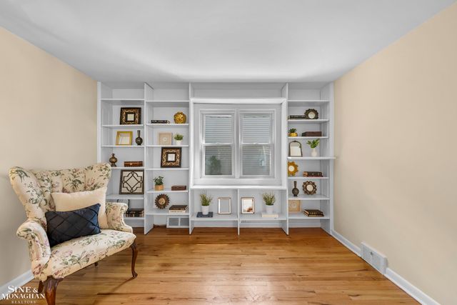 190 Lakeview Avenue, Grosse Pointe Farms, MI 48236