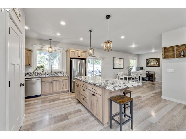 27754 S CEDAR BRIDGE Ln, Colton, OR 97017