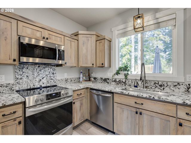 27754 S CEDAR BRIDGE Ln, Colton, OR 97017