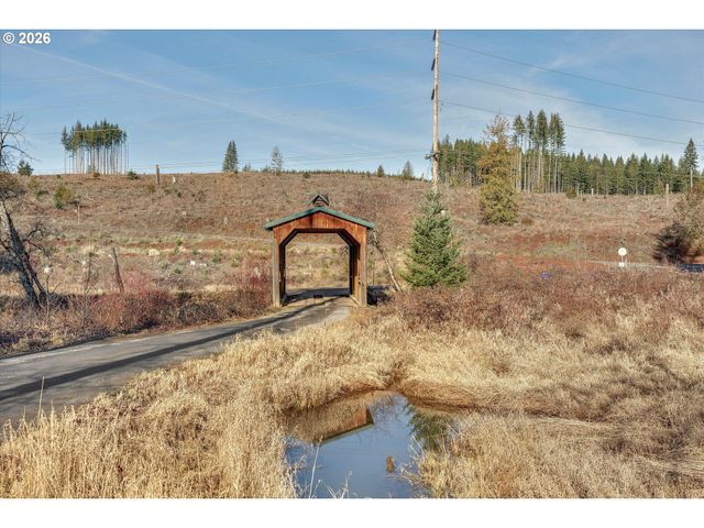 27754 S CEDAR BRIDGE Ln, Colton, OR 97017