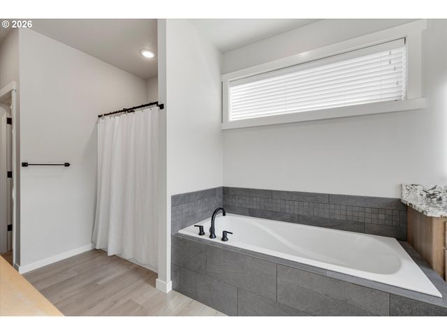 27754 S CEDAR BRIDGE Ln, Colton, OR 97017