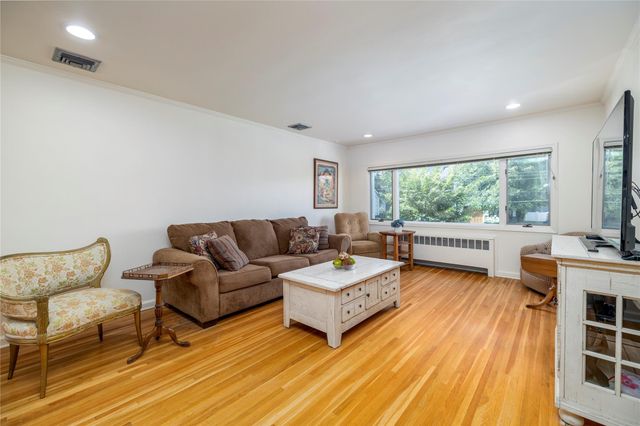 15 Cail Drive, East Rockaway, NY 11518