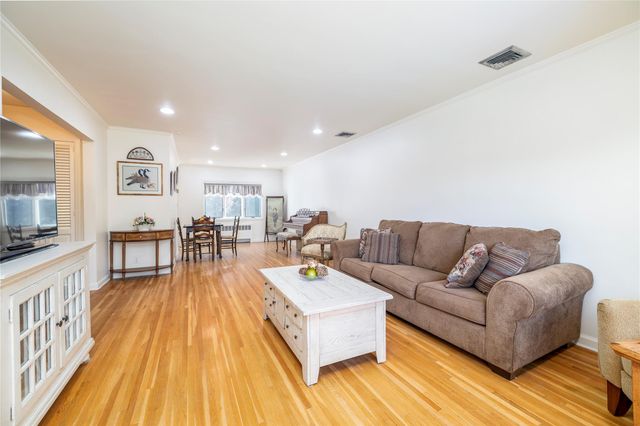 15 Cail Drive, East Rockaway, NY 11518