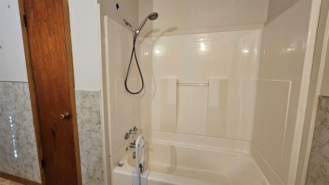 408 Buchanan Street, Whitesboro, TX 76273