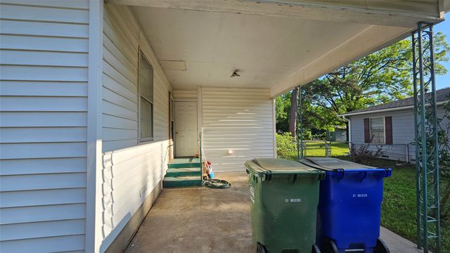 408 Buchanan Street, Whitesboro, TX 76273