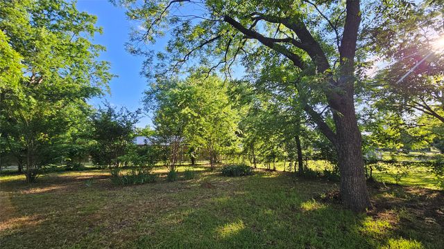 408 Buchanan Street, Whitesboro, TX 76273
