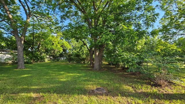 408 Buchanan Street, Whitesboro, TX 76273