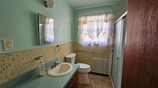 408 Buchanan Street, Whitesboro, TX 76273