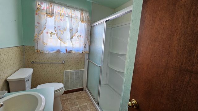 408 Buchanan Street, Whitesboro, TX 76273