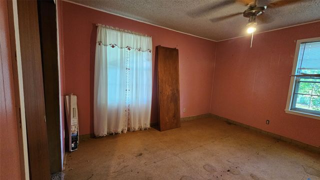 408 Buchanan Street, Whitesboro, TX 76273