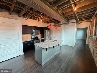 820 W MARKET ST #1A, Perkasie, PA 18944