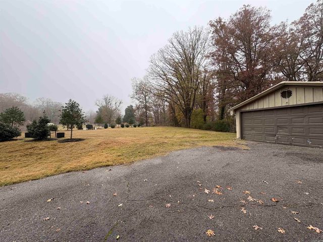 208 Neil Rd, Helena, AR 72342