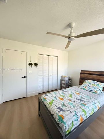 1920 NW 182nd Ter, Pembroke Pines, FL 33029