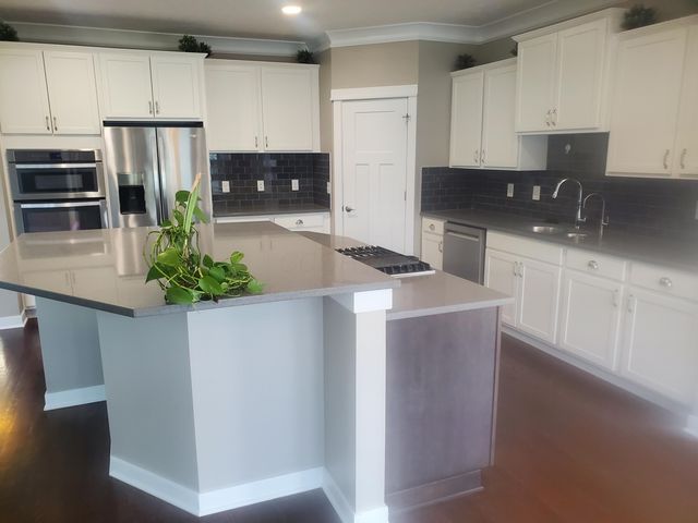 2261 Woodstock Avenue, Lewis Center, OH 43035