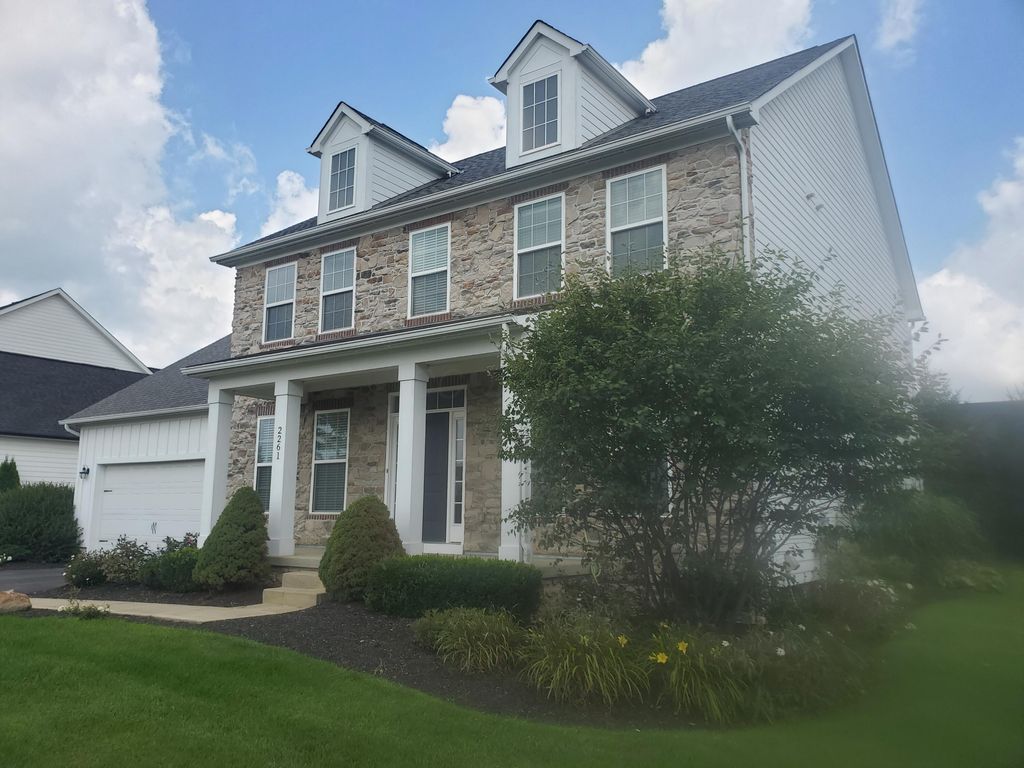 2261 Woodstock Avenue, Lewis Center, OH 43035