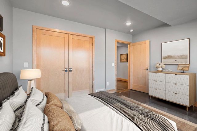 421 S ST AUGUSTINE STREET, Pulaski, WI 54162