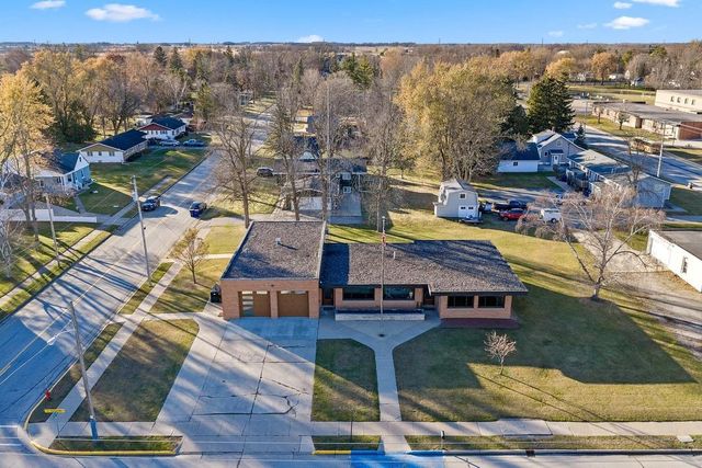 421 S ST AUGUSTINE STREET, Pulaski, WI 54162