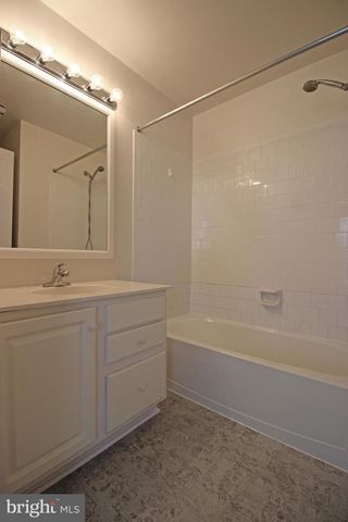 21783 BALDWIN SQ, Sterling, VA 20164