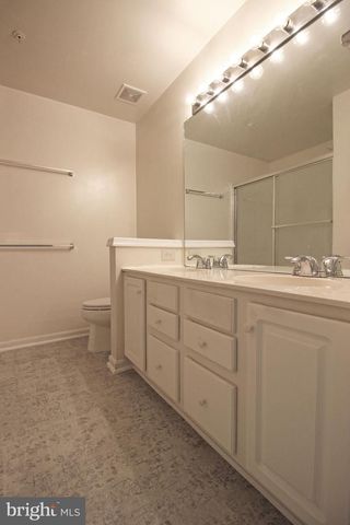 21783 BALDWIN SQ, Sterling, VA 20164