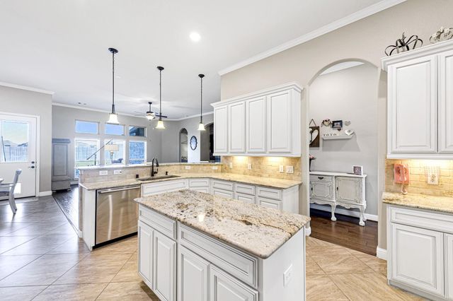 6710 Cottonwood Crest Lane, Katy, TX 77493