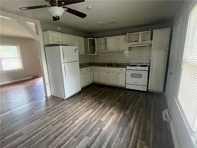 6010 E 149TH Street, Grandview, MO 64030