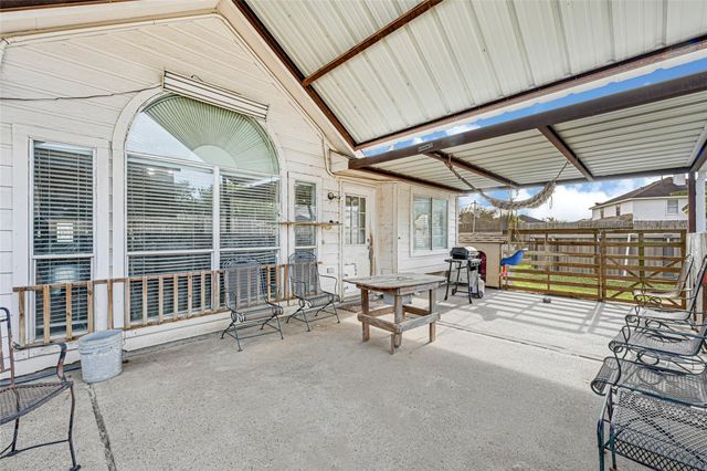 10602 Eagle Court, Baytown, TX 77523