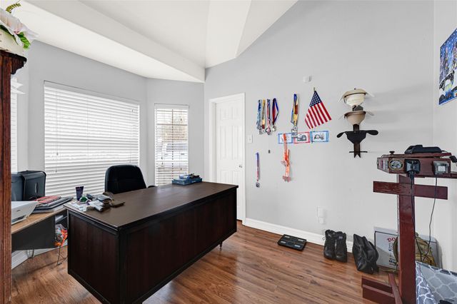 10602 Eagle Court, Baytown, TX 77523