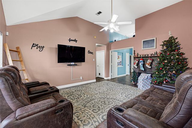 10602 Eagle Court, Baytown, TX 77523